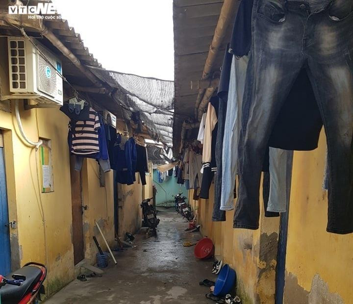 Nghỉ lễ 30/4 - 1/5: Công nhân tăng ca, shipper tăng giá, thu nhập gấp ba - 1