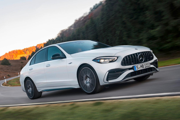 Dòng xe mạnh nhất của Mercedes C-Class có công suất 402 mã lực - 18