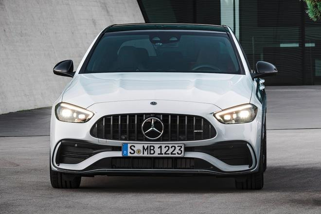 Dòng xe mạnh nhất của Mercedes C-Class có công suất 402 mã lực - 2