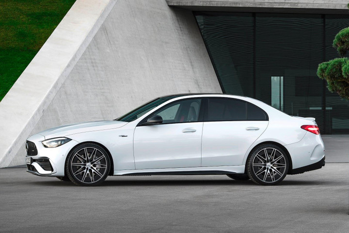 Dòng xe mạnh nhất của Mercedes C-Class có công suất 402 mã lực - 8