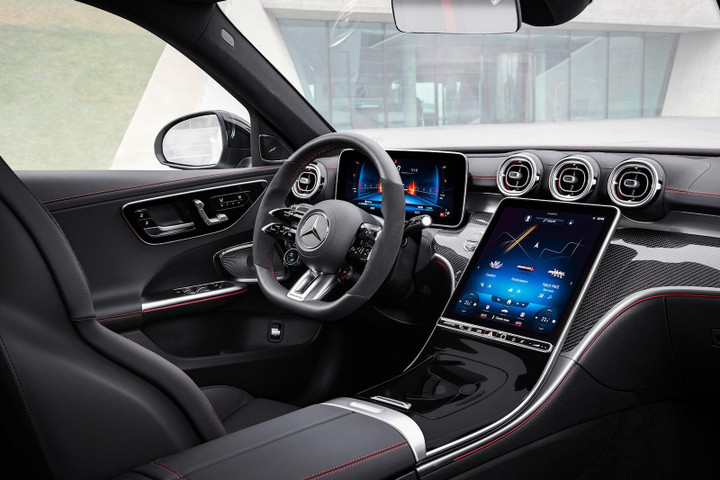 Dòng xe mạnh nhất của Mercedes C-Class có công suất 402 mã lực - 13