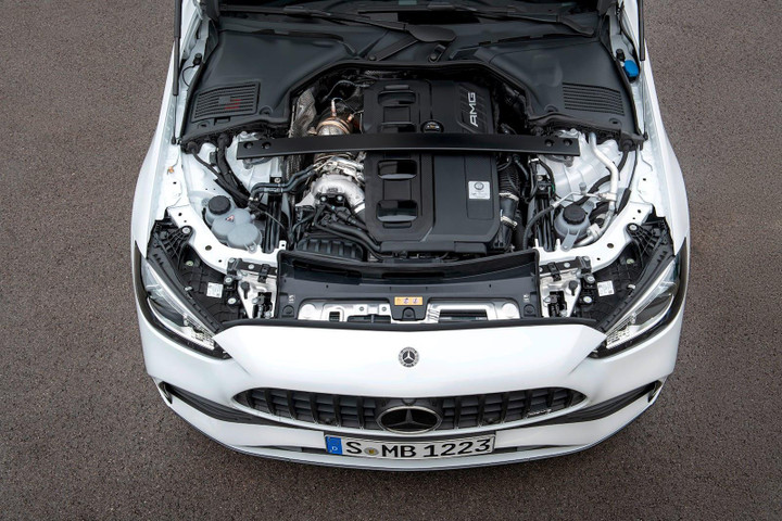 Dòng xe mạnh nhất của Mercedes C-Class có công suất 402 mã lực - 3