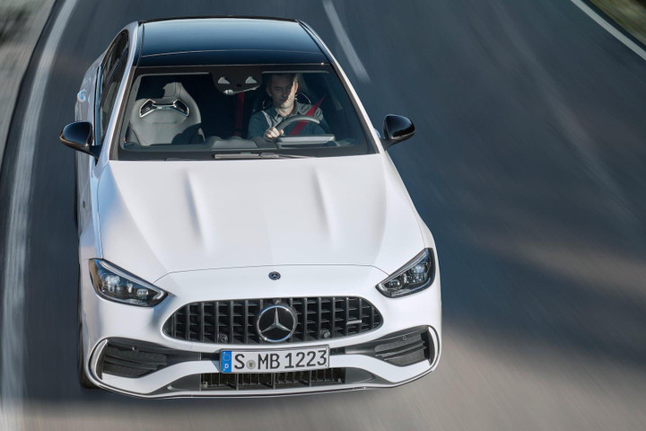 Dòng xe mạnh nhất của Mercedes C-Class có công suất 402 mã lực - 6