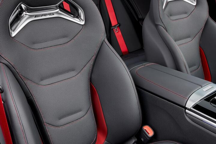 Dòng xe mạnh nhất của Mercedes C-Class có công suất 402 mã lực - 16