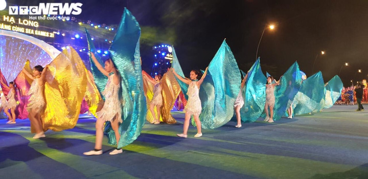 Carnaval Hạ Long trở lại sau 2 năm tạm dừng vì dịch COVID-19 - 5