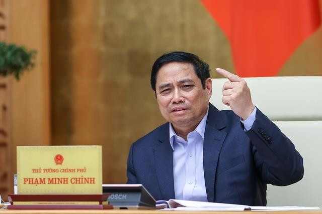 Thủ tướng: Khẩn trương, quyết liệt triển khai các chính sách để người dân, doanh nghiệp được hưởng thụ sớm, hưởng thụ thật - Ảnh 1. Khẩn trương, quyết liệt triển khai các chính sách hỗ trợ người dân, doanh nghiệp - 1