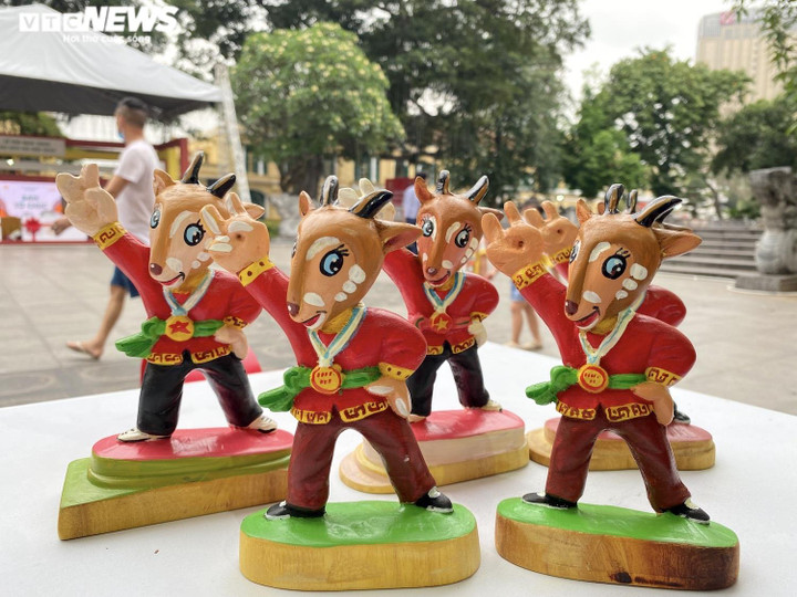 500.000 đồng một tượng linh vật SEA Games 31 làm bằng gỗ mít - 12