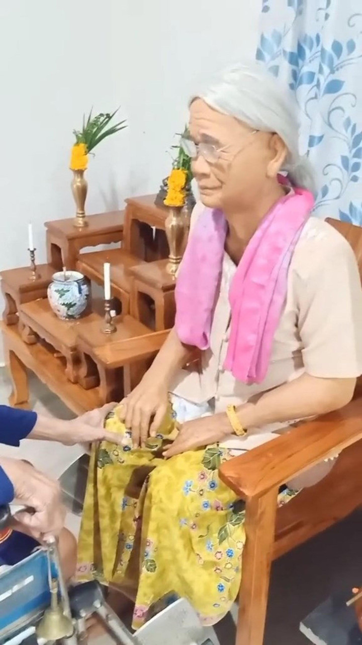 Câu chuyện cụ ông hằng ngày nắm tay tâm sự với tượng sáp khiến ai cũng ngưỡng mộ - 3