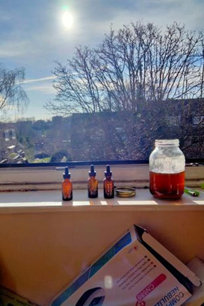 Người đàn ông gây kinh hãi khi tuyên bố uống nước tiểu chính mình trong 6 năm - 3