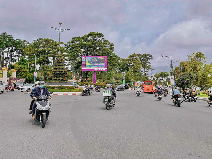 Khách né đi chơi kiểu 'hành xác', Đà Lạt, Nha Trang hết cảnh biển người - 1