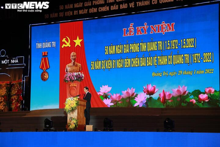 Ảnh: Ngắm pháo hoa rực sáng lung linh ở Quảng Trị - 1