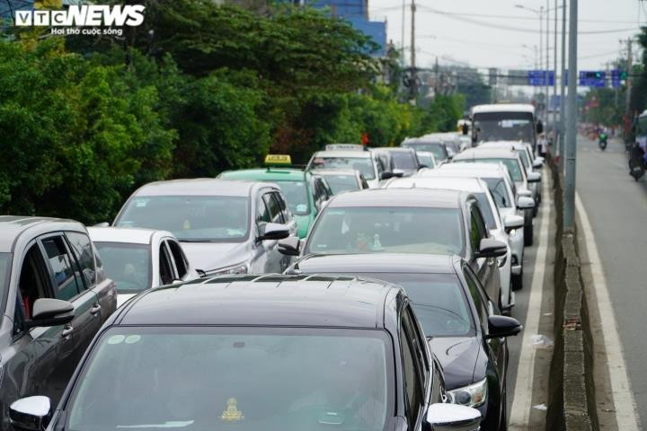 Ảnh tắc đường khủng khiếp nhất trong nhiều năm qua ở Hà Nội và TP.HCM - 13