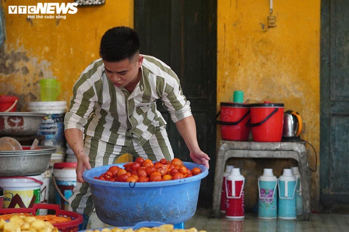 Ảnh: Bữa ăn đặc biệt của phạm nhân trong ngày lễ 30/4 - 8