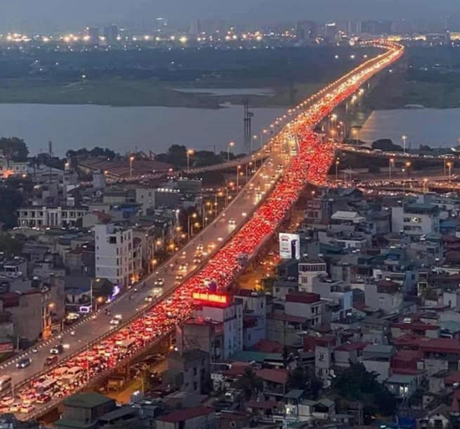 Ảnh tắc đường khủng khiếp nhất trong nhiều năm qua ở Hà Nội và TP.HCM - 3