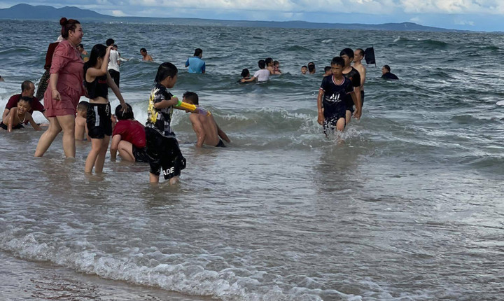 Khách né đi chơi kiểu 'hành xác', Đà Lạt, Nha Trang hết cảnh biển người - 5