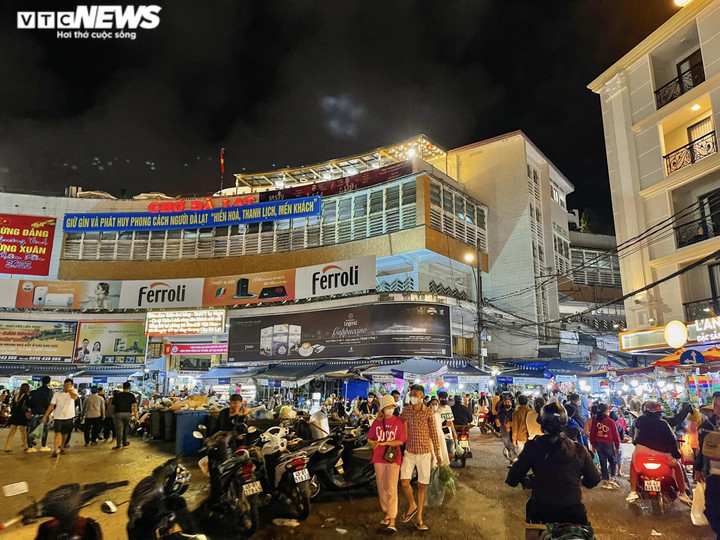 Phố xá, hàng quán ở Đà Lạt thoát cảnh chen chúc những ngày lễ - 10