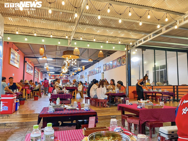 Phố xá, hàng quán ở Đà Lạt thoát cảnh chen chúc những ngày lễ - 6