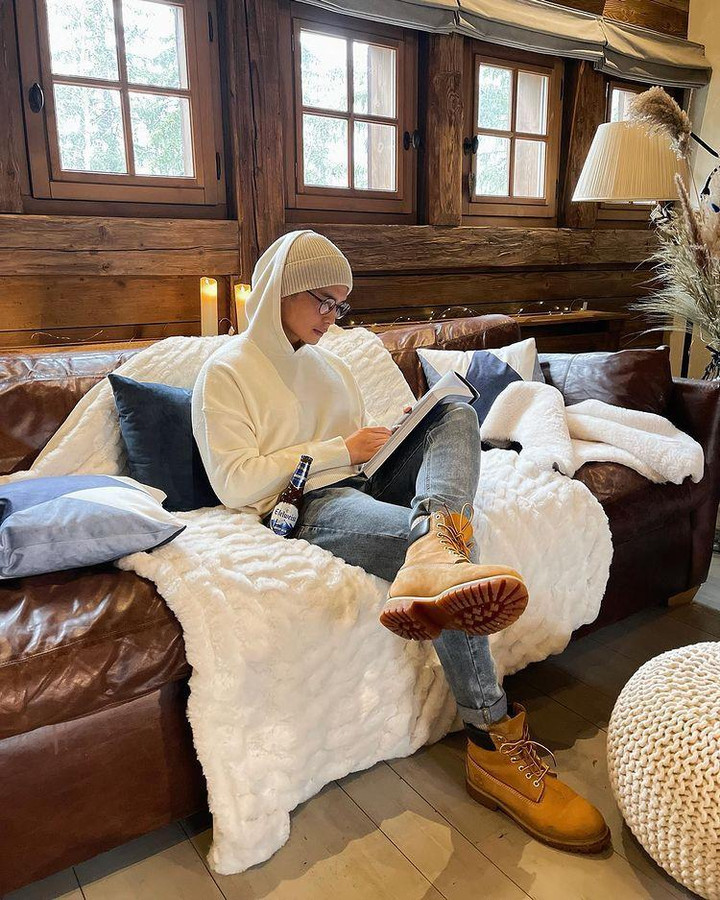 Huy Trần và Ngô Thanh Vân trượt tuyết, ở khách sạn trăm tuổi trước lễ cưới