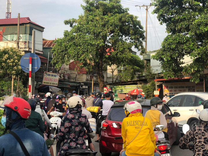 Tai nạn liên hoàn trên cao tốc Pháp Vân, đường về Hà Nội tắc dài 4km - 8