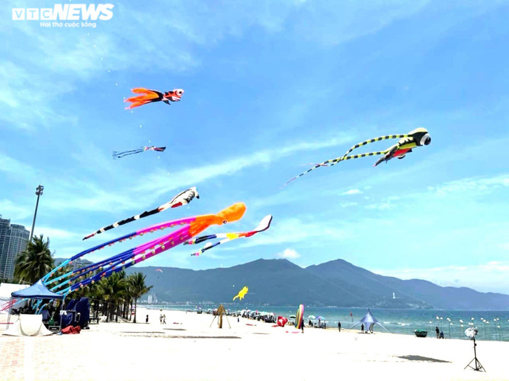 Ảnh: Đà Nẵng bùng nổ khách du lịch trong kỳ nghỉ lễ 30/4 - 1/5 - 4