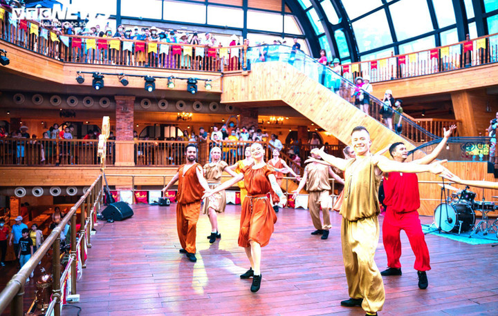 Ảnh: Đà Nẵng bùng nổ khách du lịch trong kỳ nghỉ lễ 30/4 - 1/5 - 7