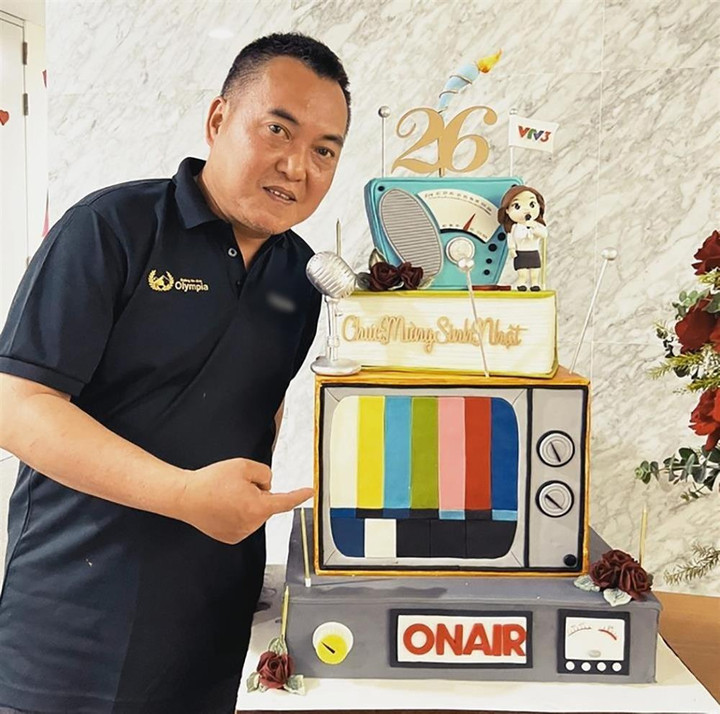 Bất ngờ với vẻ ngoài của MC Lưu Minh Vũ sau 19 năm rời Đường lên đỉnh Olympia - 4