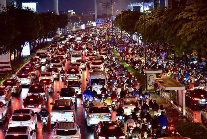 Người dân quay về Hà Nội, TP.HCM sau kỳ nghỉ lễ cần lưu ý thông tin này - 2