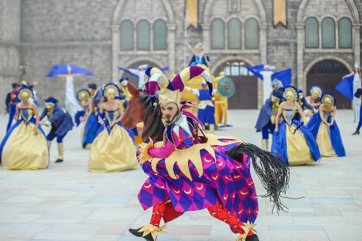 Sun World Ba Na Hills bừng sức sống với show 'Trận chiến ở Vương quốc Mặt Trăng' - 3