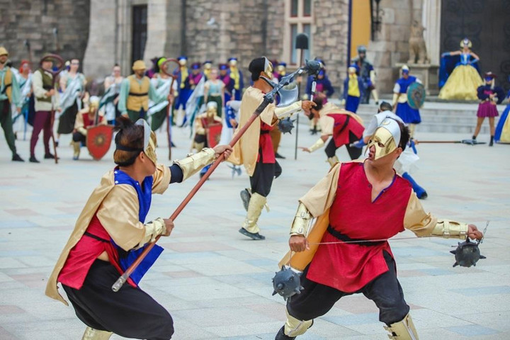 Sun World Ba Na Hills bừng sức sống với show 'Trận chiến ở Vương quốc Mặt Trăng' - 2