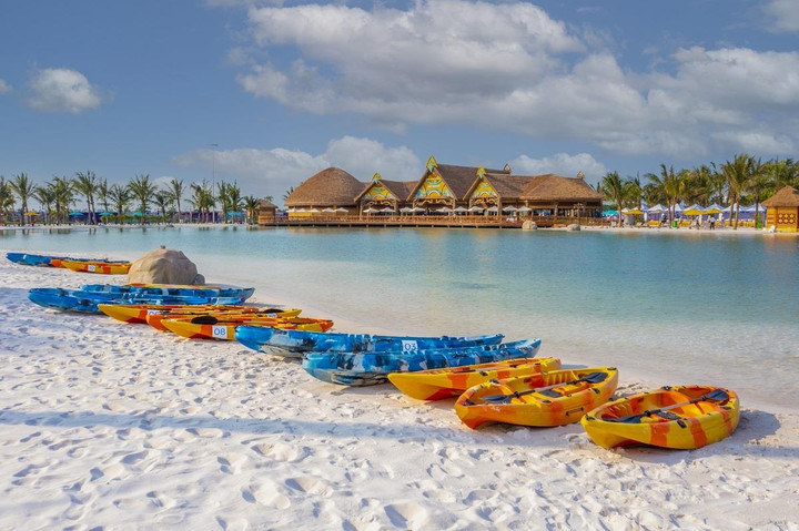 Trải nghiệm trọn vẹn kỳ nghỉ tại tổ hợp biển tạo sóng nhân tạo lớn nhất thế giới - 11