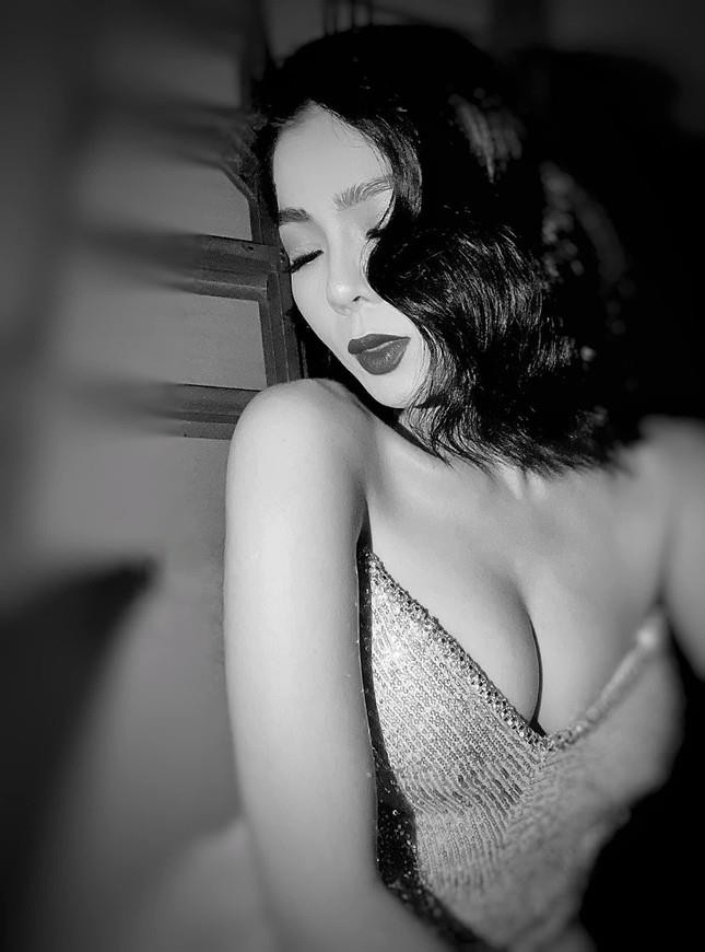 Lệ Quyên được fan gọi là ‘nữ hoàng nội y mới’ của showbiz - 6