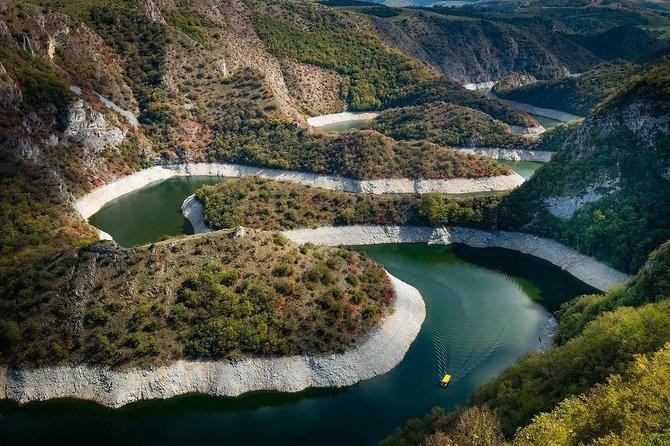 Khám phá hẻm núi kỳ vĩ với dòng sông uốn lượn vắt ngang như một con đèo nước - 4