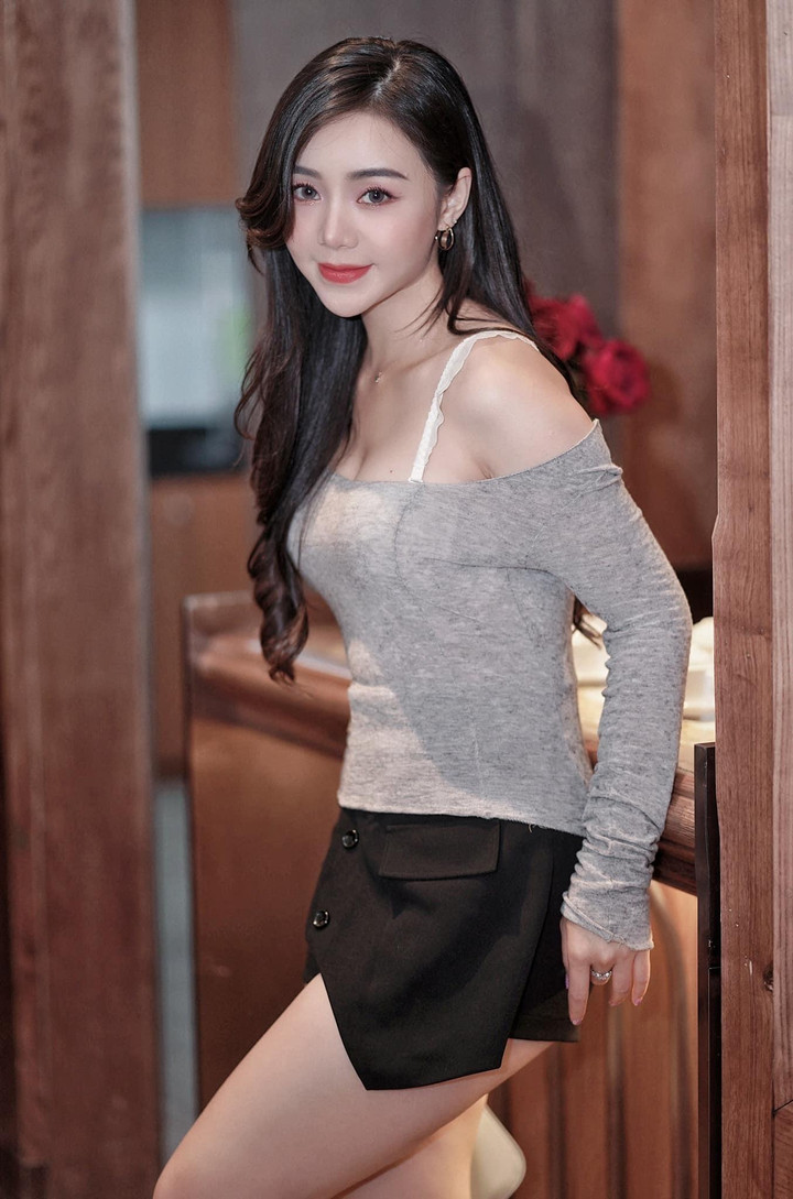 Quỳnh Kool gây tranh cãi với bộ ảnh nửa kín nửa hở - 5