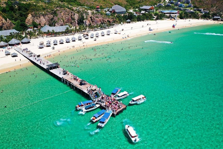 Đón hơn 192.000 lượt khách, Quy Nhơn trở thành điểm đến hàng đầu dịp 30/4 - 1