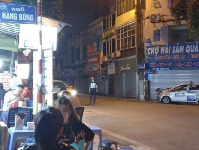 Xác minh vụ 2 nữ du khách Nga tố bị tài xế taxi lấy điện thoại lúc rạng sáng - 1