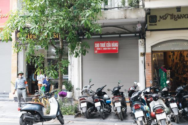 Treo biển tìm khách cả năm trời, nhà cho thuê trên 'phố vàng' Hà Nội vẫn ế dài - 2