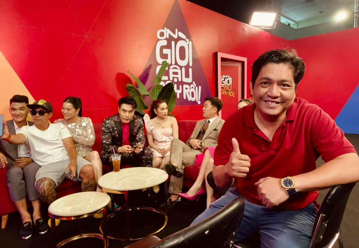 Sao Việt 7/5: Việt Trinh 'thả thính' ở tuổi 50, Lệ Quyên lại khoe eo thon - 5