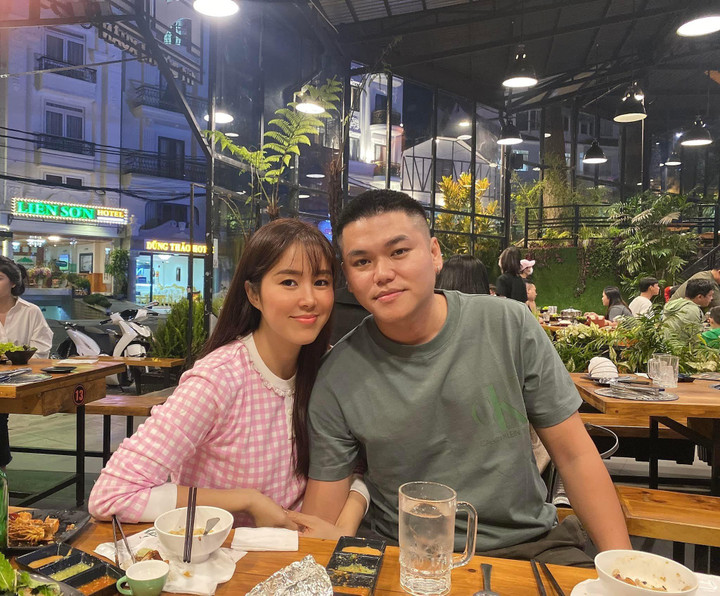 Sao Việt 7/5: Việt Trinh 'thả thính' ở tuổi 50, Lệ Quyên lại khoe eo thon - 3