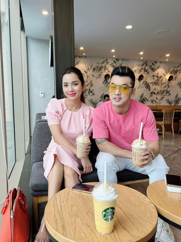 Sao Việt 7/5: Việt Trinh 'thả thính' ở tuổi 50, Lệ Quyên lại khoe eo thon - 8