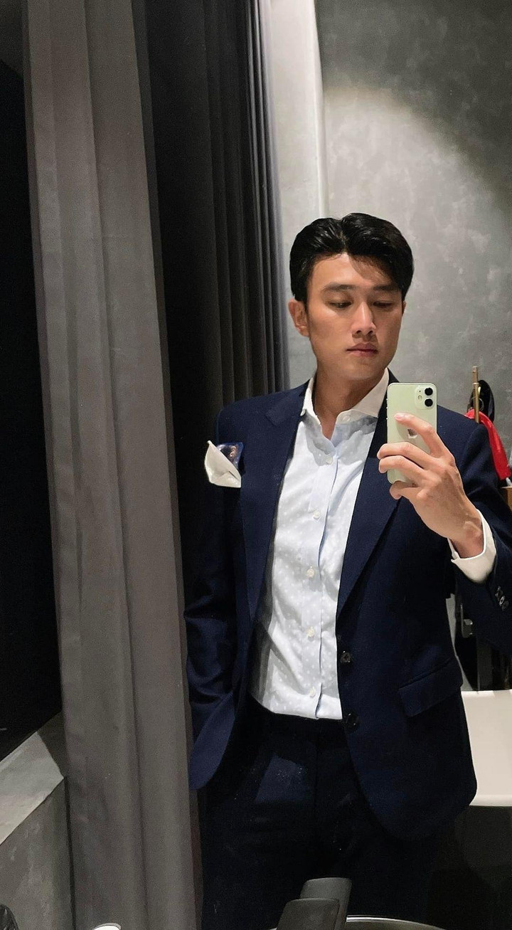 Sao Việt 7/5: Việt Trinh 'thả thính' ở tuổi 50, Lệ Quyên lại khoe eo thon - 9