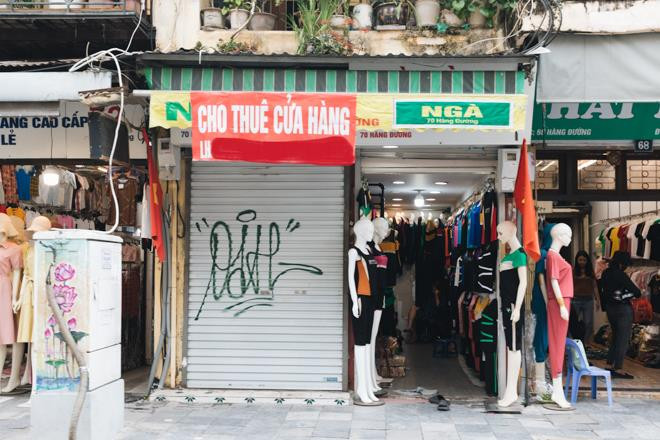 Treo biển tìm khách cả năm trời, nhà cho thuê trên 'phố vàng' Hà Nội vẫn ế dài - 6