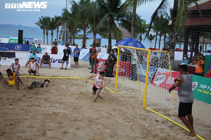 Tuyển bóng ném Việt Nam thắng trận đầu tại SEA Games 31 - 5