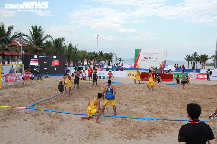 Tuyển bóng ném Việt Nam thắng trận đầu tại SEA Games 31 - 1