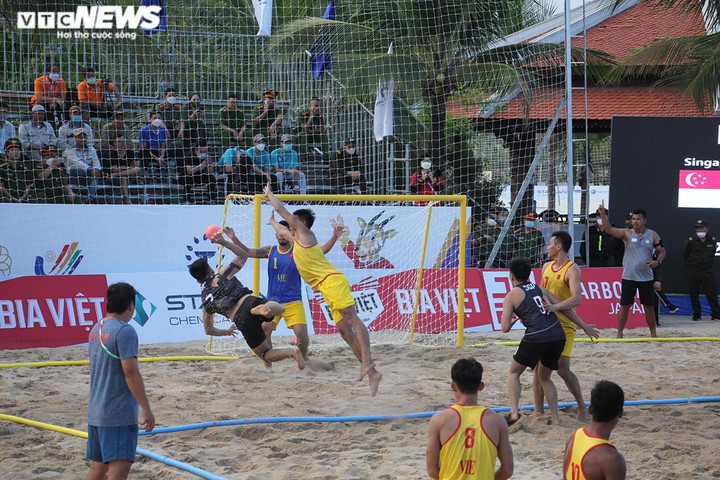 Tuyển bóng ném Việt Nam thắng trận đầu tại SEA Games 31 - 4