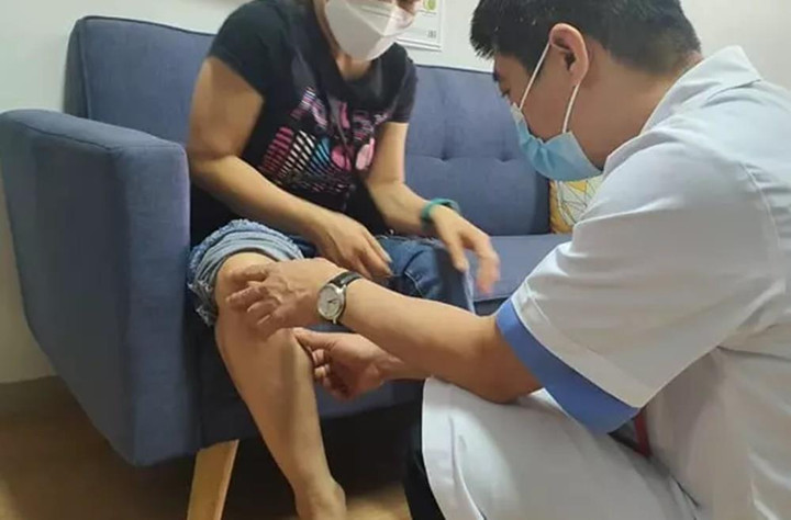 Chi 60 triệu tiêm filler làm thẳng chân, người phụ nữ bị biến chứng nặng - 1