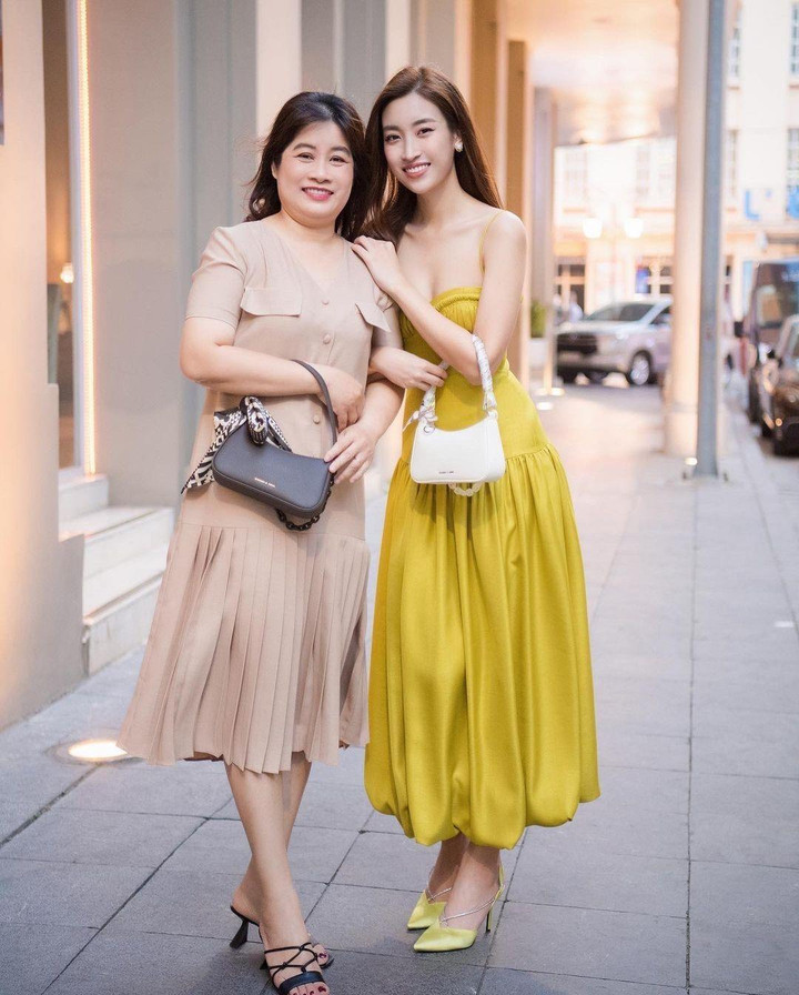 Sao Việt 7/5: Việt Trinh 'thả thính' ở tuổi 50, Lệ Quyên lại khoe eo thon - 6