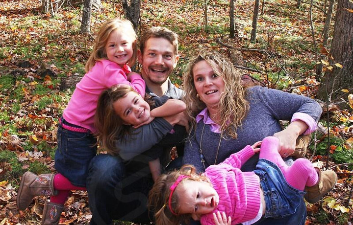 Những bức ảnh gia đình ‘bất ổn’ trông vừa thương vừa không nhịn được cười - 9