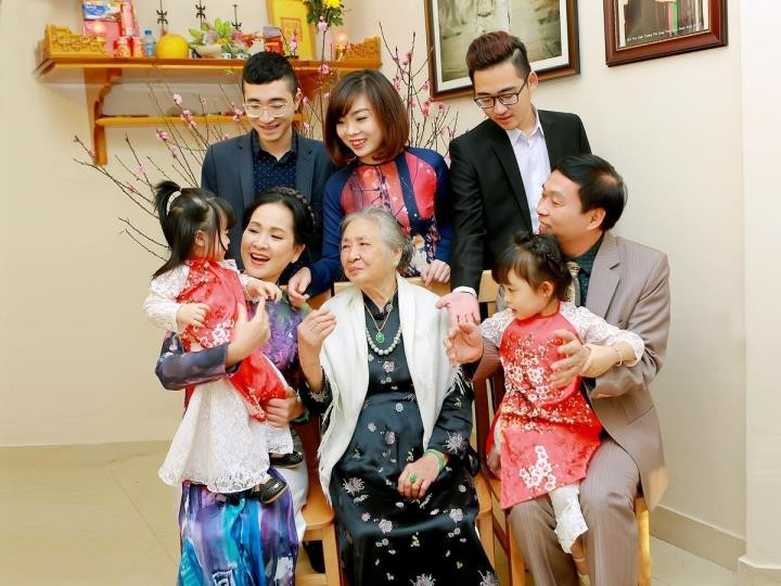 Hôn nhân hạnh phúc của NSND Lan Hương - 'mẹ chồng ghê gớm nhất màn ảnh Việt' - 6