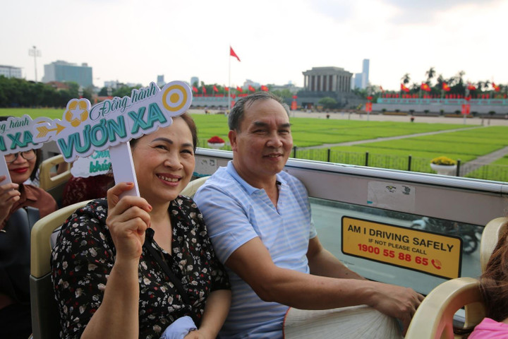 Trải nghiệm miễn phí xe bus 2 tầng xuyên Việt cùng BIDV - 4