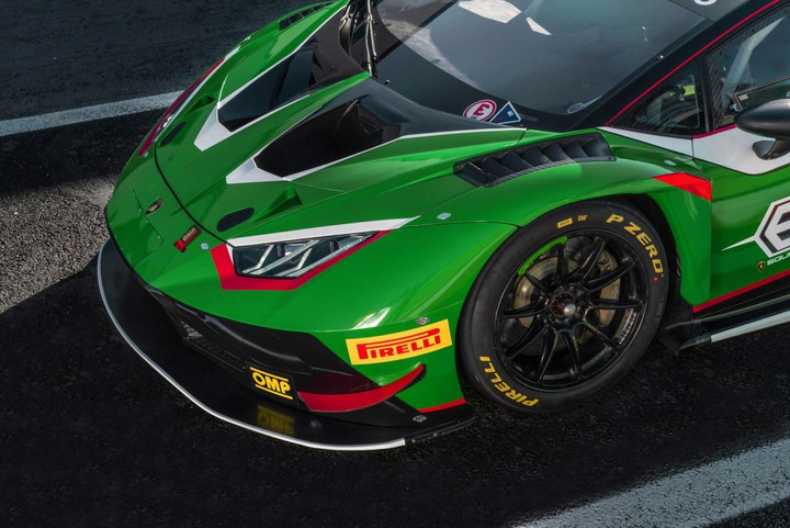 Siêu xe đua Lamborghini Huracan GT3 EVO2 trình làng với nhiều nâng cấp - 4
